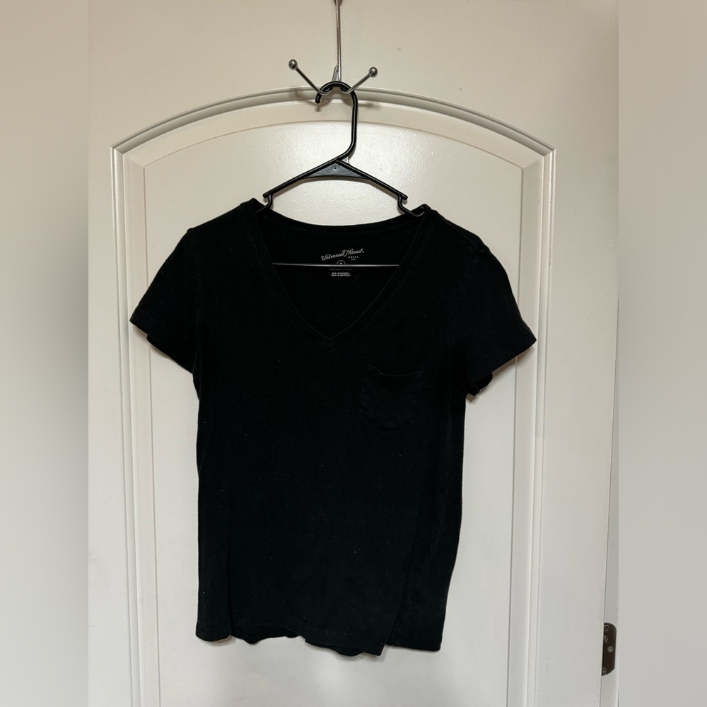 Universal Thread T-Shirt